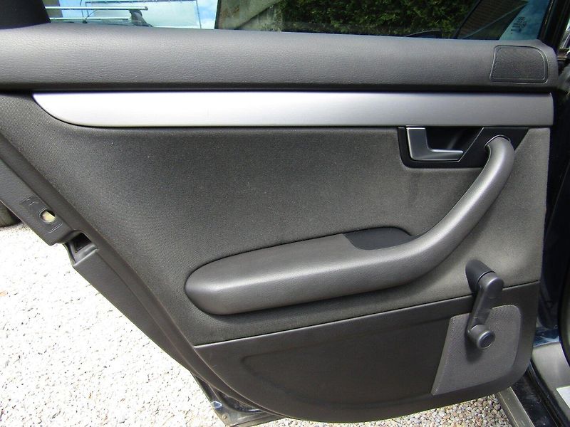 Audi A4 (2006) Avant 2.0 TDI 103kW AUTOMAT - fotka 19 z 33