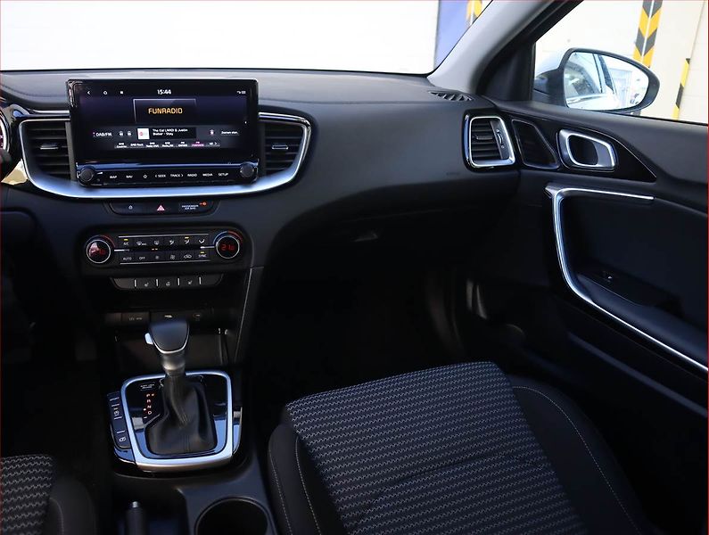 Kia Ceed (2025) Gold 1.5 T-GDI - fotka 8 z 24