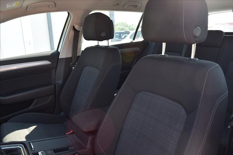 Volkswagen Passat 2,0 TDI 110KW LED MATRIX DSG - fotka 14 z 49
