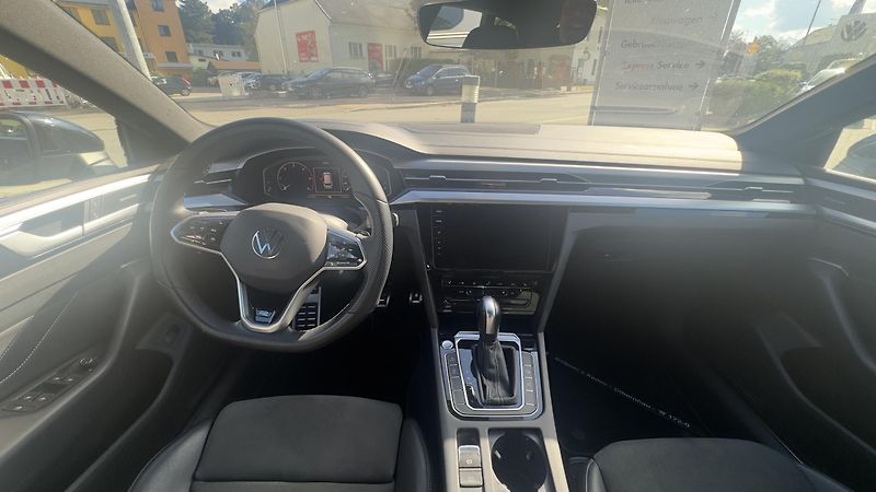 Volkswagen Arteon (2020) 2.0TDI DSG R-Line 4x4  - fotka 8 z 14