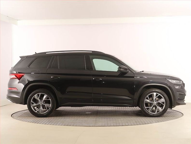 Škoda Kodiaq (2022) Sportline 1.5 TSI, digi klima - fotka 6 z 27