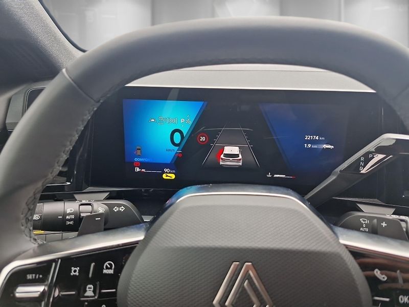 Renault Austral (2024) 1,3 TCe 116 kW ICONIC EDC - fotka 17 z 24