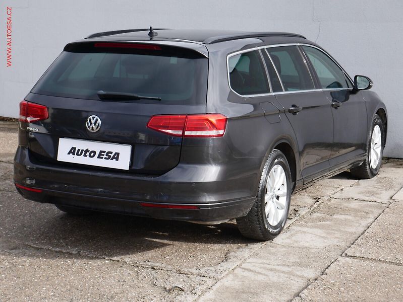 Volkswagen Passat (2017) 1.4 TSi, Comfortline, navi - fotka 6 z 19