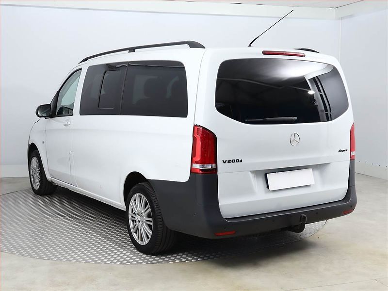 Mercedes-Benz Vito (2017) 114 CDI, Bus, 5Míst - fotka 4 z 13