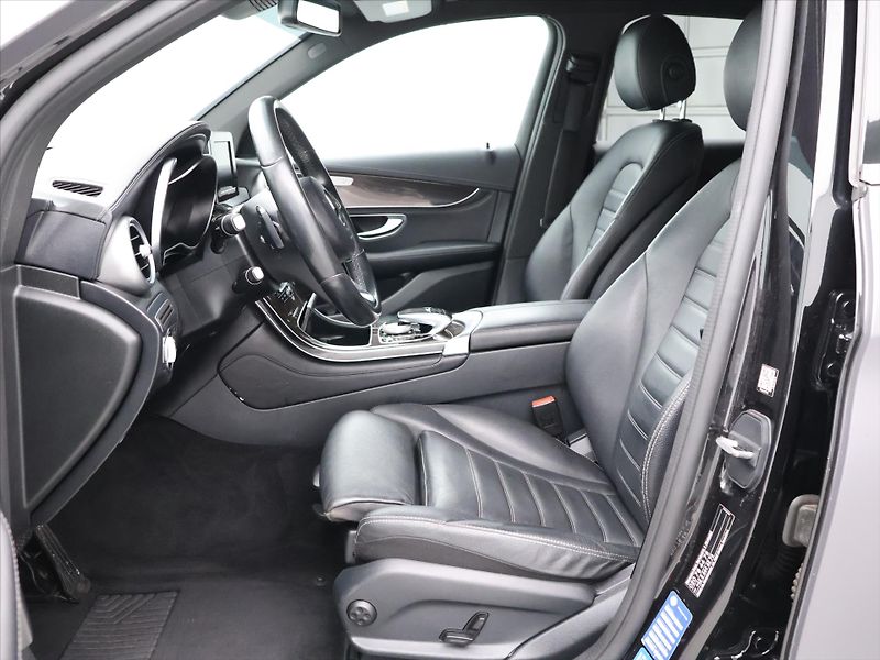 Mercedes-Benz GLC 2,1 220d 125kW 4Matic Aut. LED - fotka 11 z 41