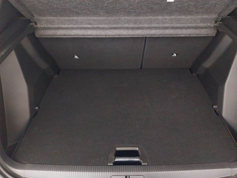 Peugeot 2008 (2020) GT Line 1.2 PureTech - fotka 14 z 17