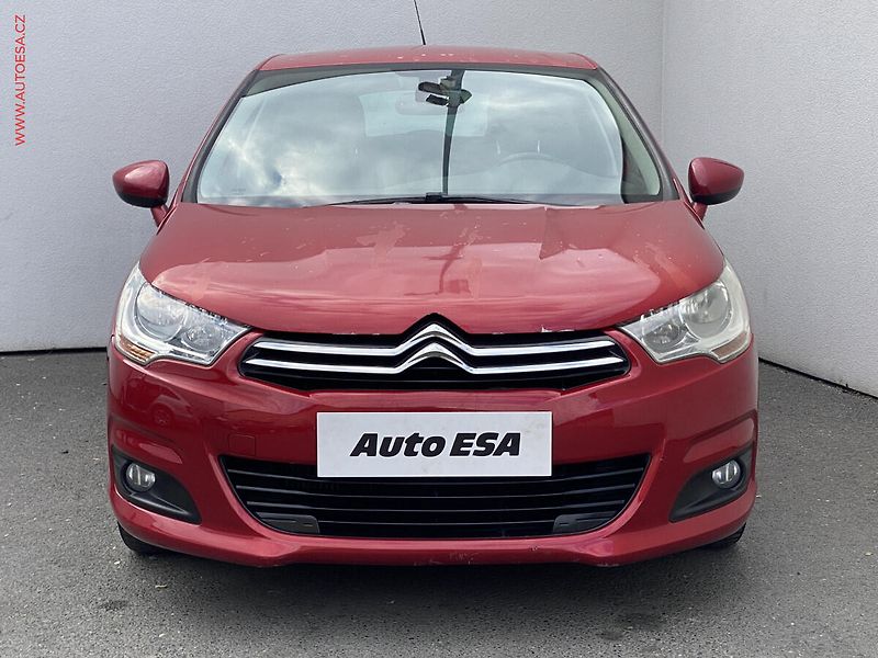 Citroën C4 (2012) 1.6 HDi, ČR, AC, temp - fotka 2 z 16