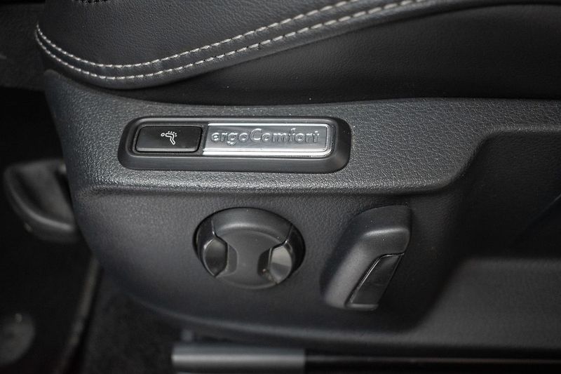 Volkswagen Passat 2.0TDI 147 R-LINE*TAŽNÉ*DPH*ČR - fotka 35 z 45