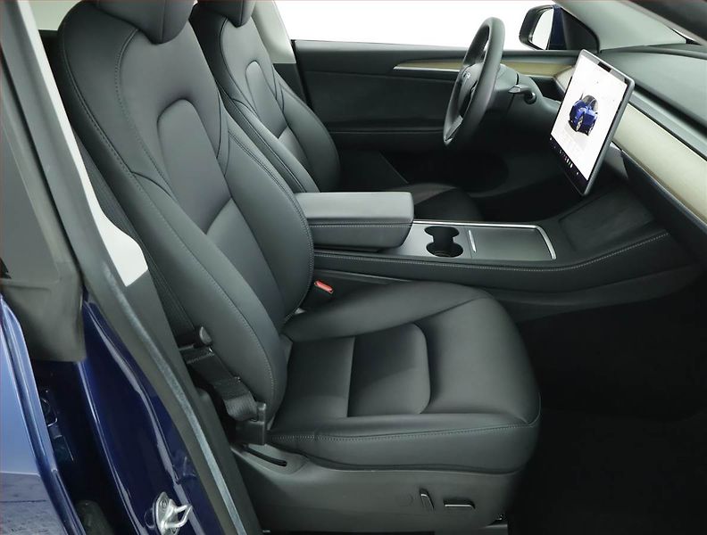 Tesla Model Y (2022) Long Range AWD 79kWh, SoH 91% - fotka 9 z 21