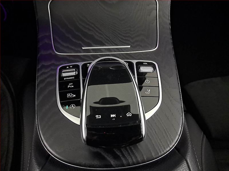 Mercedes-Benz Třídy E (2019) E 400 d - fotka 18 z 18