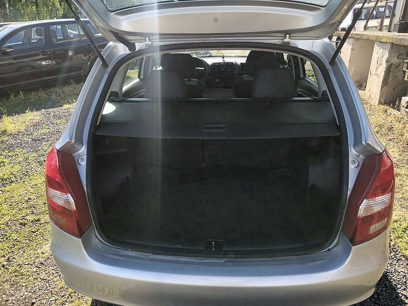 Škoda Fabia 1.4 16V Combi  Cool - fotka 15 z 26