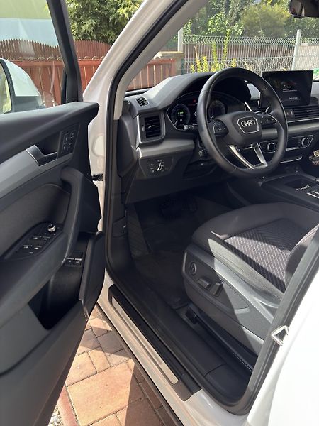 Audi Q5 (2023) 2.0 55TFSI e 220kW 4x4 - fotka 25 z 25