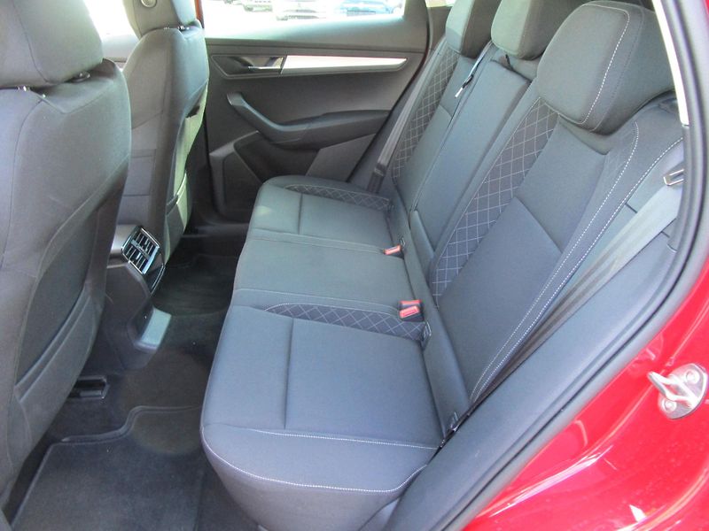 Škoda Karoq 1,6TDI-85KW-DSG-NOVÁ STK - fotka 16 z 30
