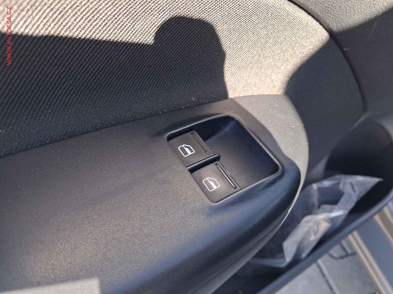 Škoda Octavia (2010) 1.2 TSI, ČR, servis.kniha, AC - fotka 13 z 14