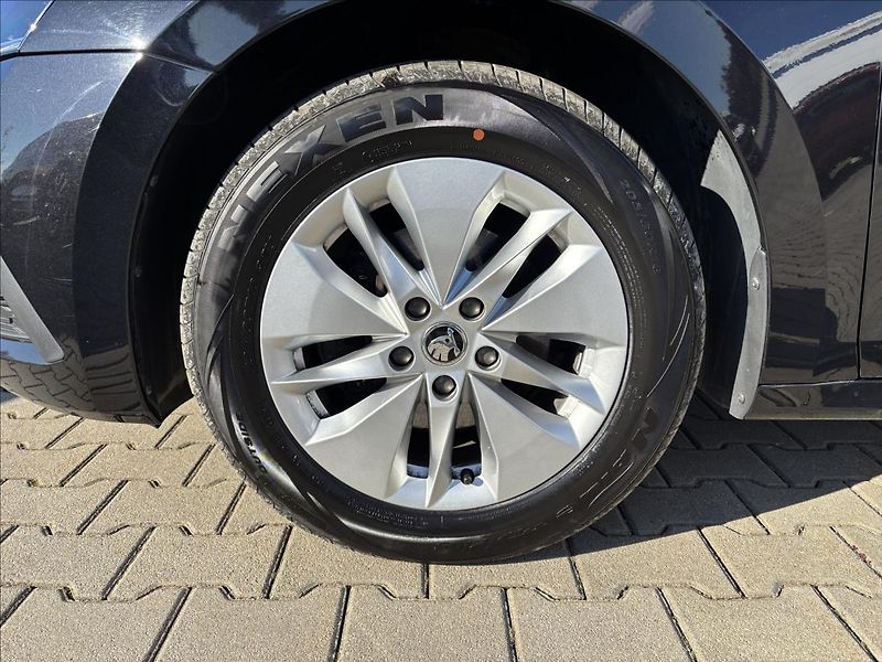 Škoda Octavia 1,5 TSI 110kW Ambition Combi - fotka 9 z 41
