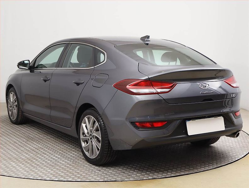 Hyundai i30 (2019) 1.4 T-GDI, Automat, Serv.kniha - fotka 4 z 21