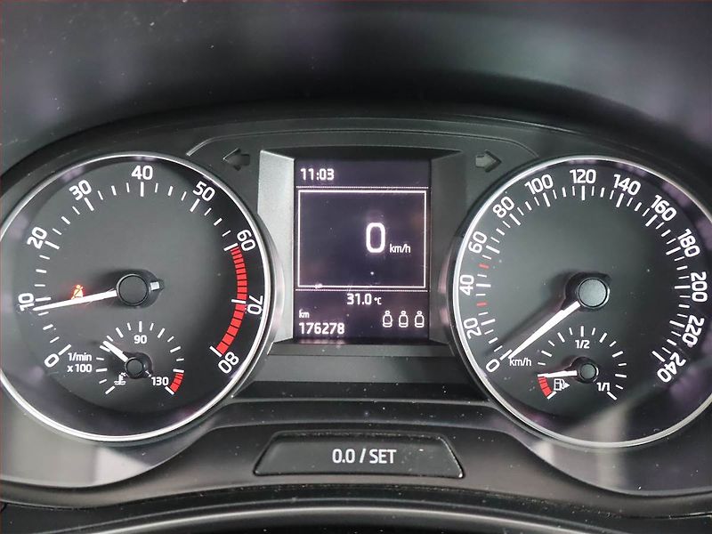 Škoda Fabia (2016) 1.2 TSI, Tempomat - fotka 11 z 19