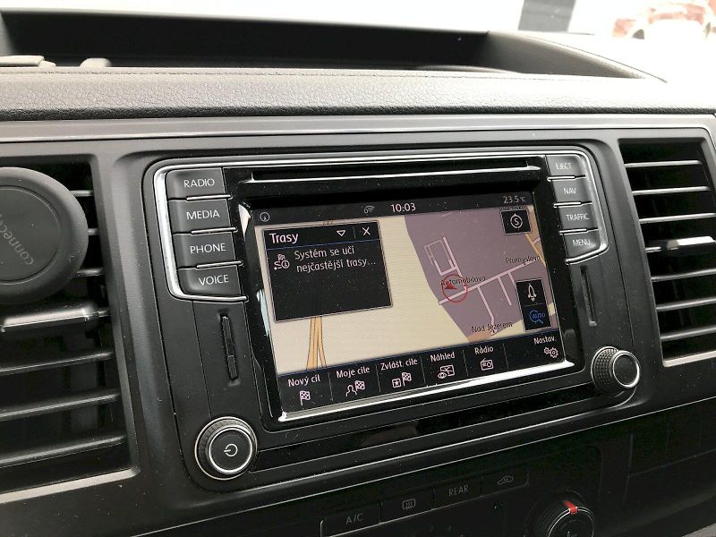 Volkswagen Multivan (2017) 2,0 TDi 110kW, Trend, 7-st.DSG - fotka 21 z 24