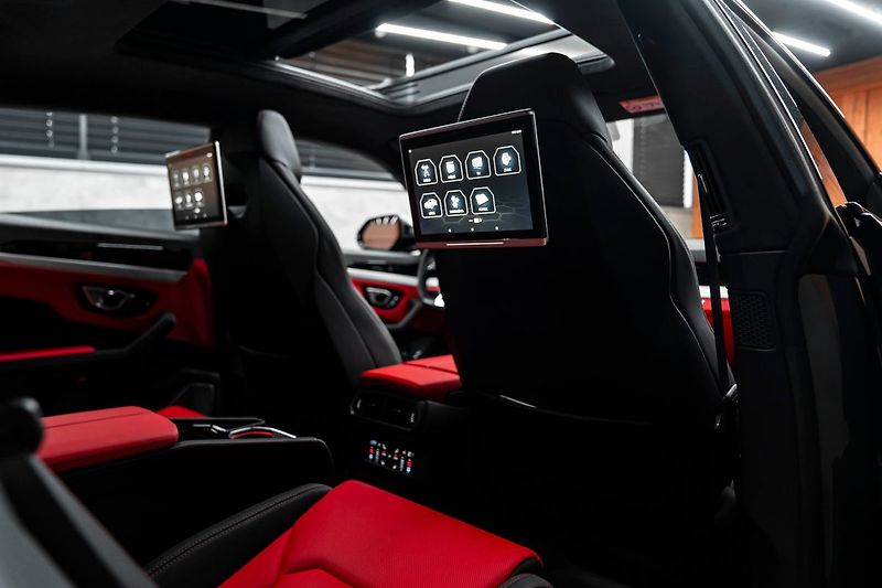 Lamborghini Urus 4.0 V8, B&O, Pano, Masáže, Noč - fotka 31 z 36
