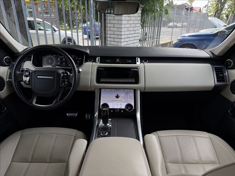 Land Rover Range Rover 3.0 V6 HSE - fotka 11 z 28
