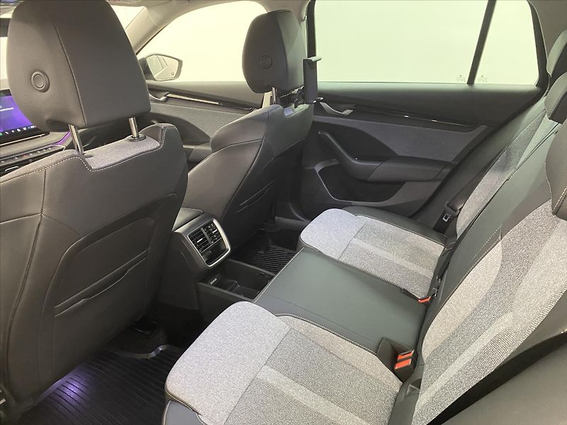 Škoda Octavia 1,5 TSI 85kW Top Selection DSG - fotka 6 z 30