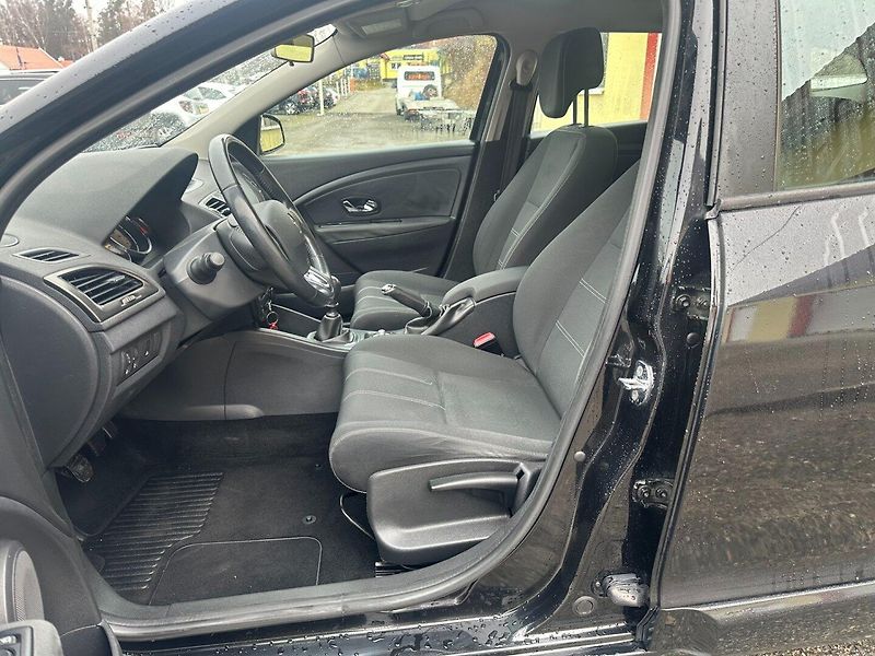Renault Mégane III Sportour 1.5 DCi 81kW/Navi - fotka 12 z 34