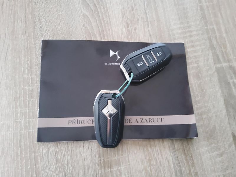 DS Automobiles DS7 (2023) 1.5 BlueHDi 130 EAT8 Performan - fotka 23 z 23