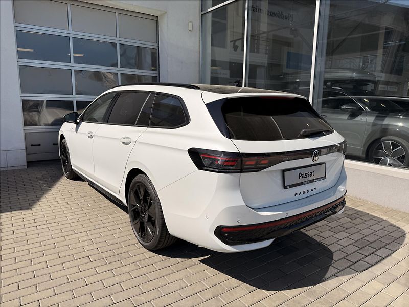 Volkswagen Passat (2026) 2,0 TSI 195kW 7DSG  R-Line Peo - fotka 7 z 23
