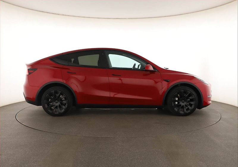Tesla Model Y (2022) Long Range AWD 79kWh, SoH 92% - fotka 6 z 20