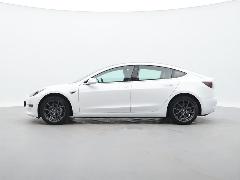 Tesla Model 3 239kW Standard Range+ EAP - fotka 4 z 30