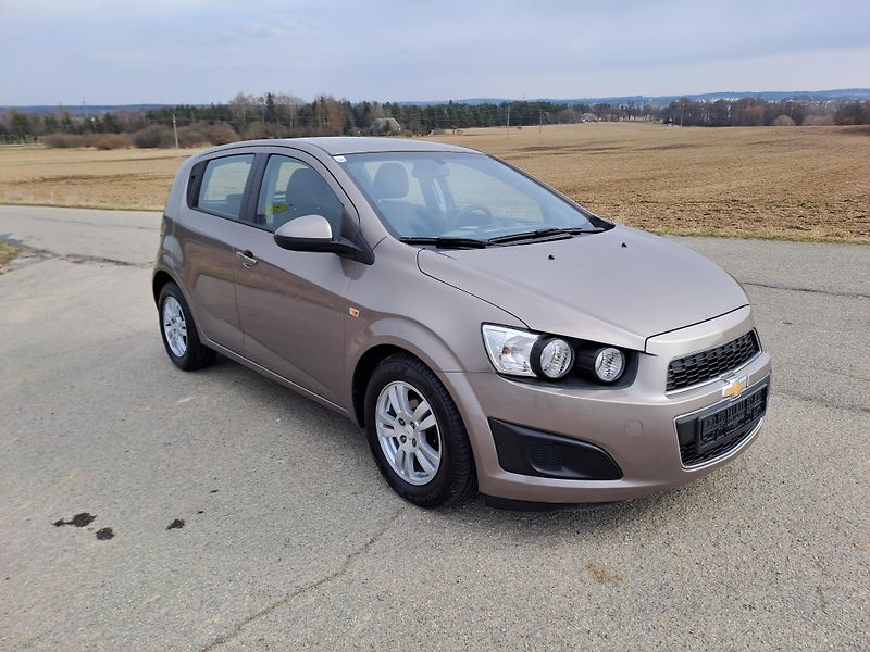 Chevrolet Aveo (2013) 1.2 1.MAJITEL 2xKOLA, SERVISKA - fotka 3 z 29