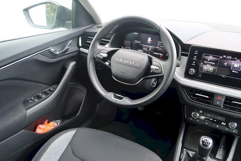 Škoda Scala (2025) Selection 1.0 TSI 85 kW - fotka 18 z 23