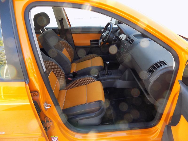 Volkswagen Polo (2006) 1.4MPi/Cross/16V/Klimatizace/ - fotka 14 z 35