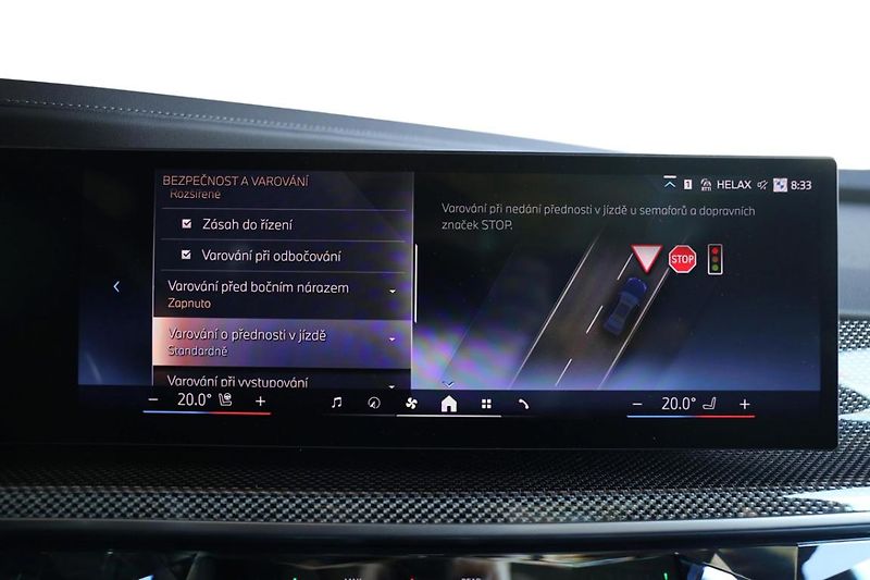 BMW Řada 7 750e xDrive - fotka 17 z 36