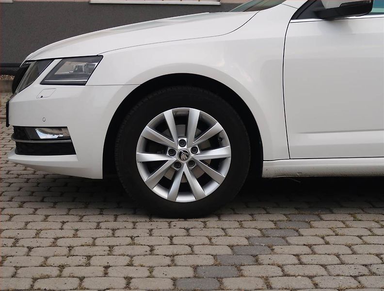 Škoda Octavia (2018) Style 1.6 TDI, Automat, ČR - fotka 15 z 16