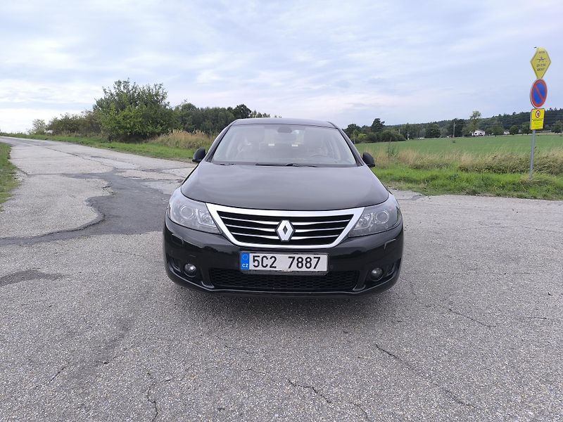 Renault Latitude (2011) 2.0 dCi 1MAJITEL,NOVÉ ČR - fotka 2 z 32