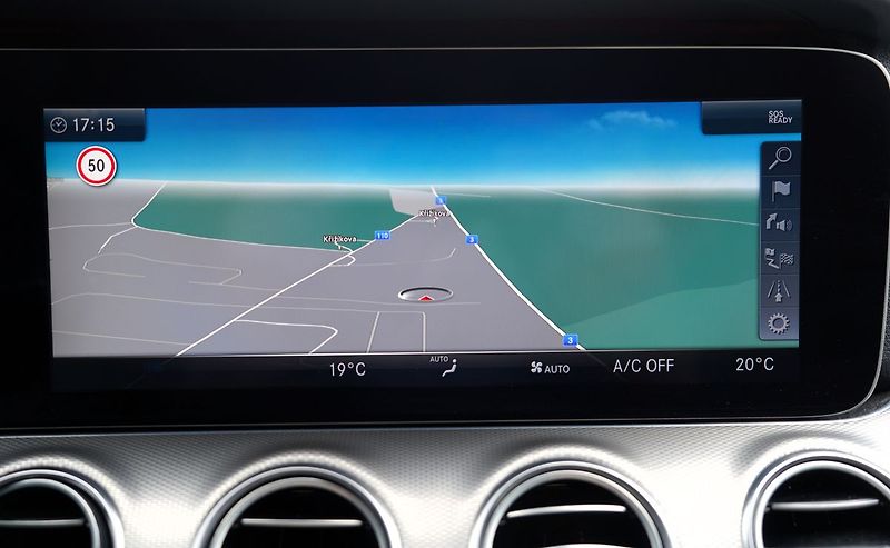 Mercedes-Benz Třídy E 350d AMG/kůže/AT/Led - fotka 33 z 40