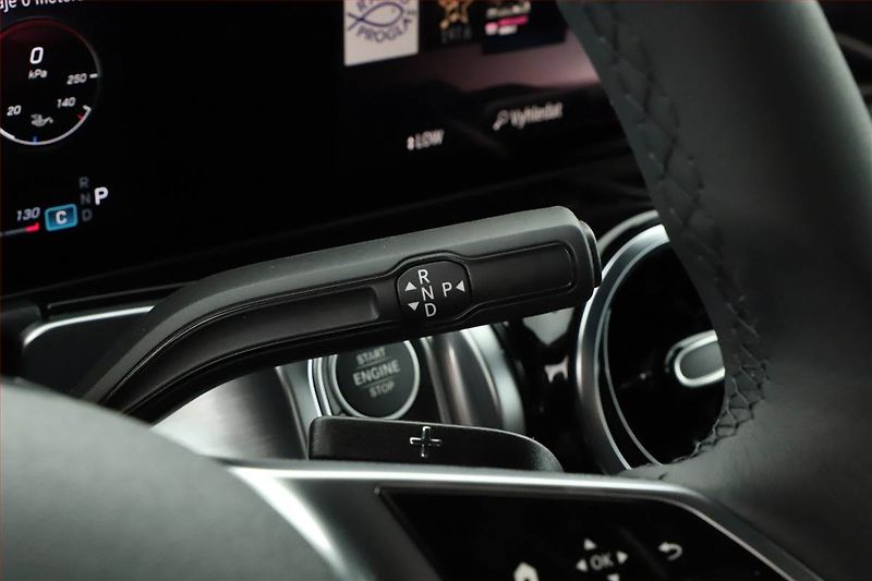 Mercedes-Benz GLB (2025) 200 d, Progressive, Navi - fotka 13 z 22