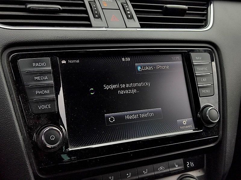 Škoda Octavia (2013) Combi Elegance plus 2,0 Tdi 11 - fotka 16 z 37