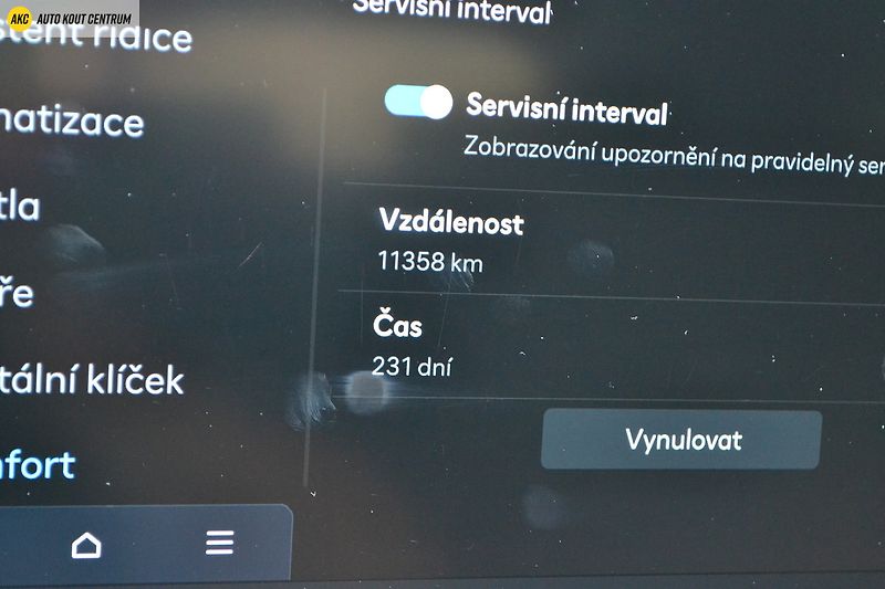 Hyundai Kona 1.0T-GDI DCT STYLE ECO TT - fotka 33 z 54