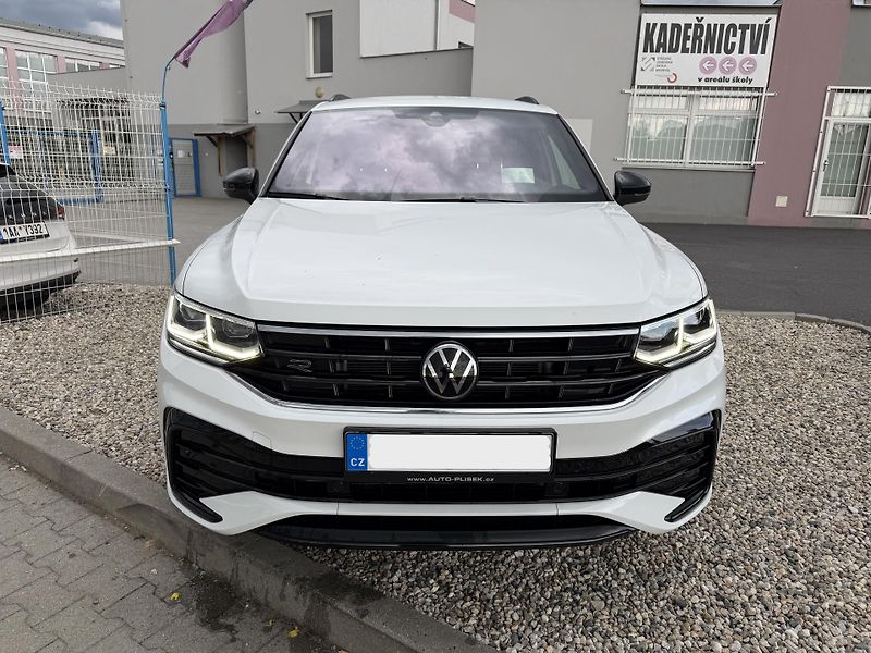 Volkswagen Tiguan R-Line 2,0 TSi/180kW 4x4 DSG - fotka 2 z 11