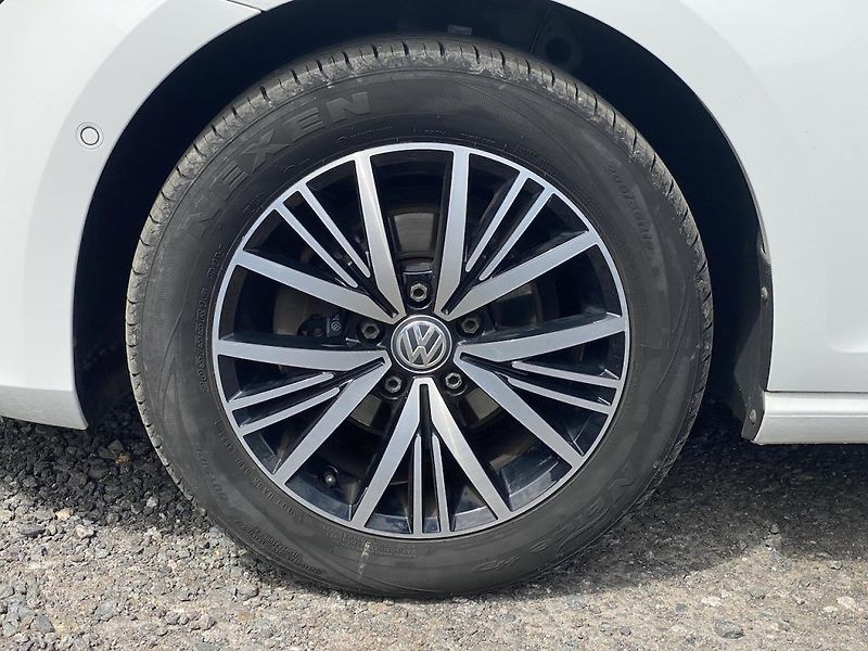 Volkswagen Golf 1.2TSi, Cup, 2x kola - fotka 9 z 28
