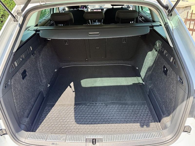 Škoda Superb (2022) 2,0TDi 110kW STYLE DSG TAŽNÉ  - fotka 13 z 20