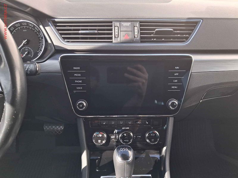 Škoda Superb (2017) 2.0 TDI, 1.maj, DSG, LED - fotka 12 z 18