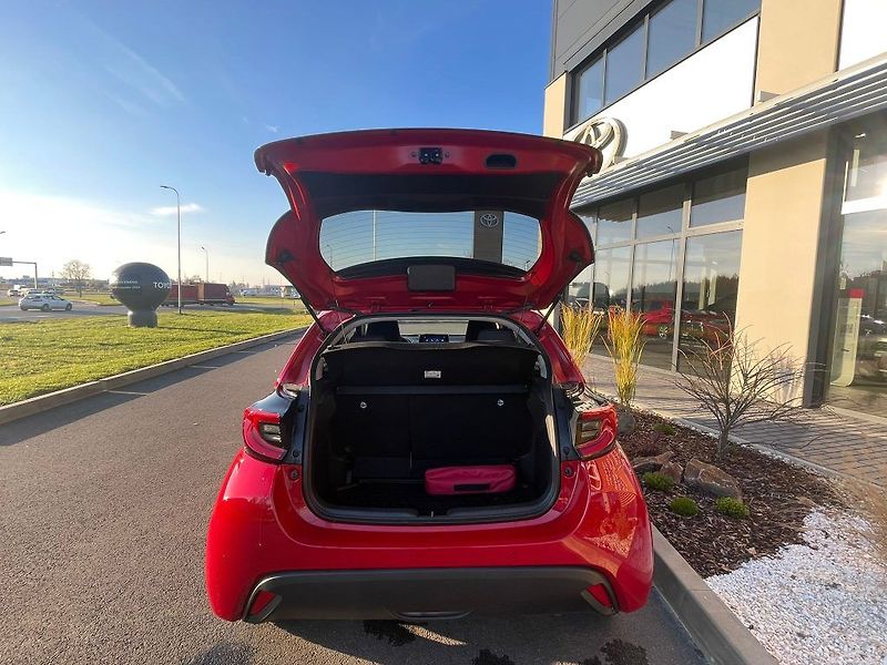 Toyota Yaris 1.5 Hybrid 116k automat Style - fotka 9 z 28