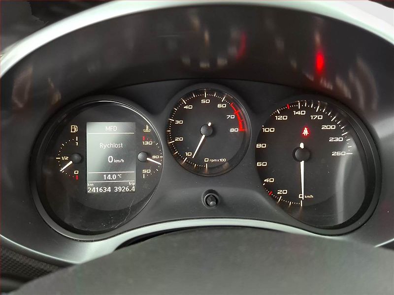 Seat Leon (2010) Comfort 1.8 TSI, jezdí výborně - fotka 11 z 18