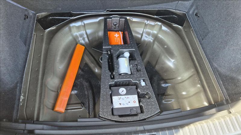 Seat Ateca 2,0 TDi 110 Kw Style DSG DPH - fotka 25 z 27