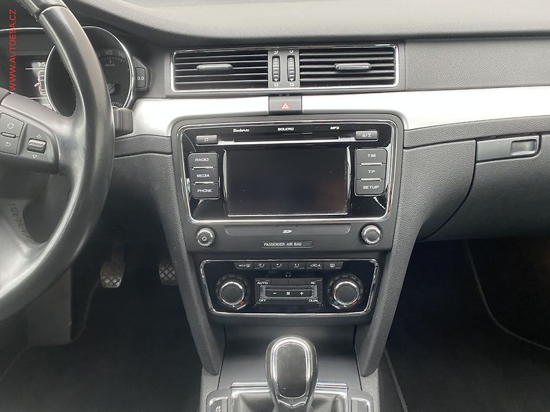 Škoda Superb (2012) 2.0 TDi, Ambition - fotka 12 z 17