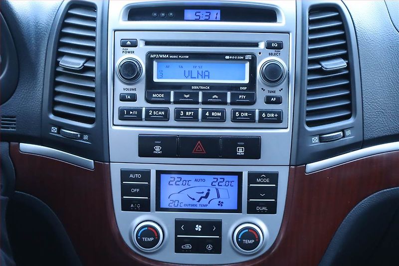 Hyundai Santa Fe (2007) 2.2 CRDi, 4X4, Serv.kniha - fotka 12 z 20