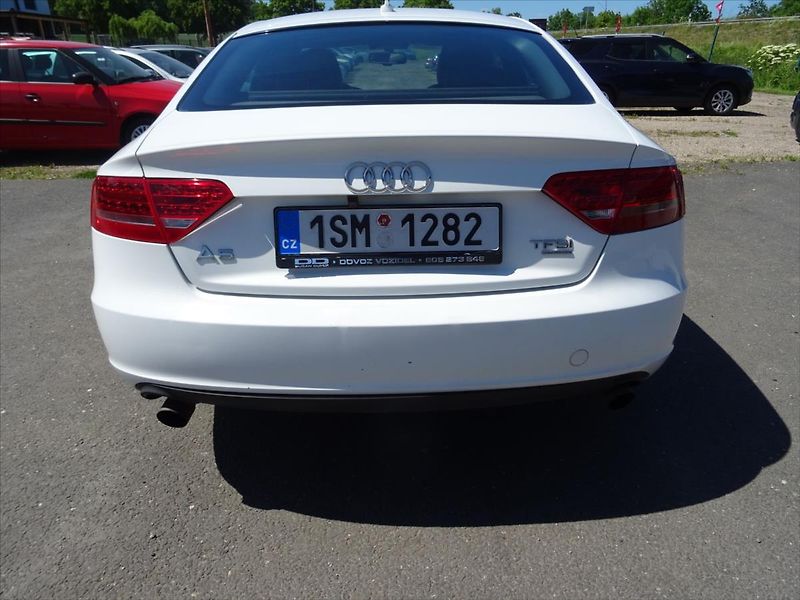 Audi A5 2,0 155 kW TFSi  S- Line - fotka 19 z 29